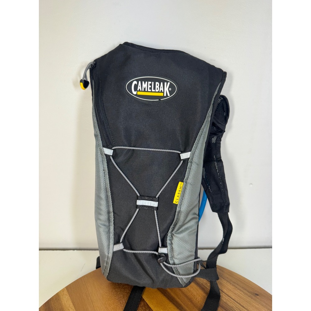 CamelBak Classic Hydration Pack Backpack 2L Reservoir Hiking Running w/‎ Bladder